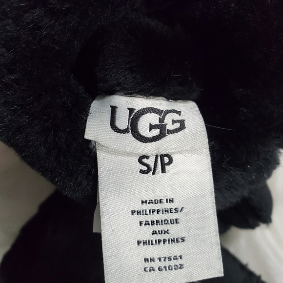 UGG genuine shearling gorgeous gloves! ladies size small in rich black. nwt. - Picture 4 of 4